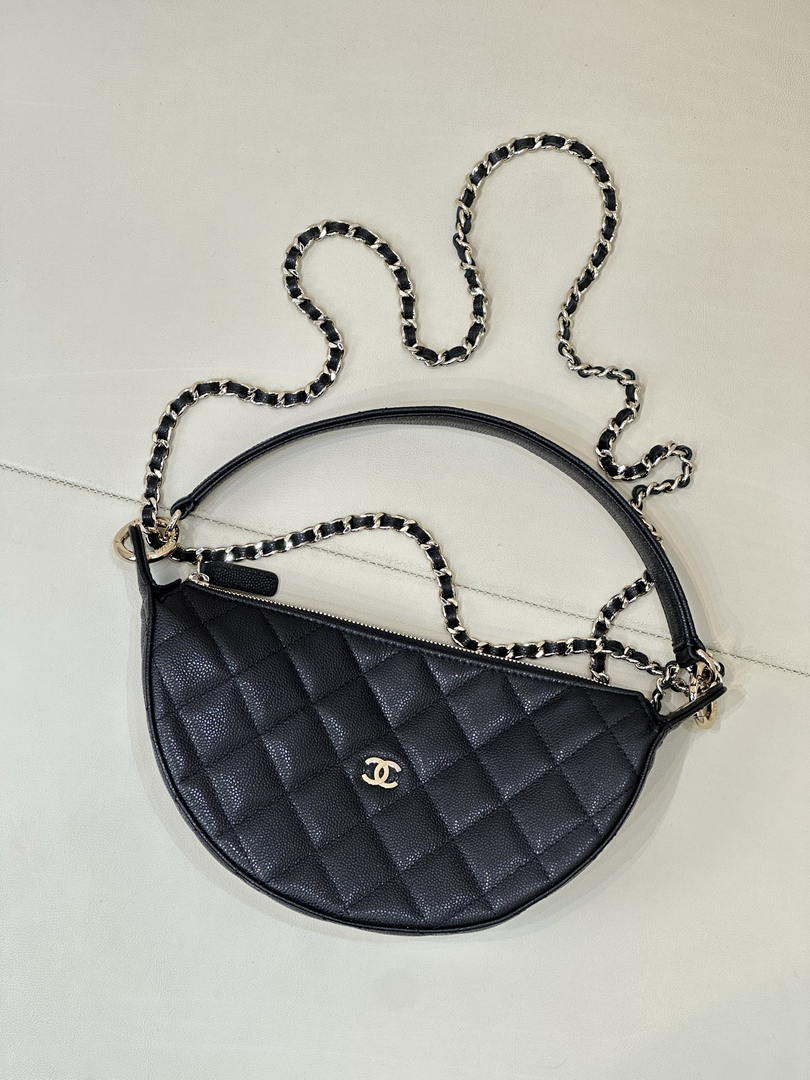 Chanel Clutch with chain Lambskin & Gold-Tone Metal AP5094 Black