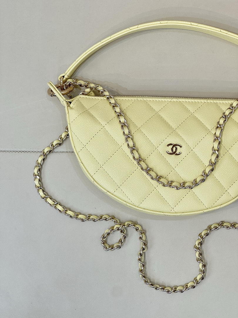 Chanel Clutch with chain Lambskin & Gold-Tone Metal AP5094 Yellow