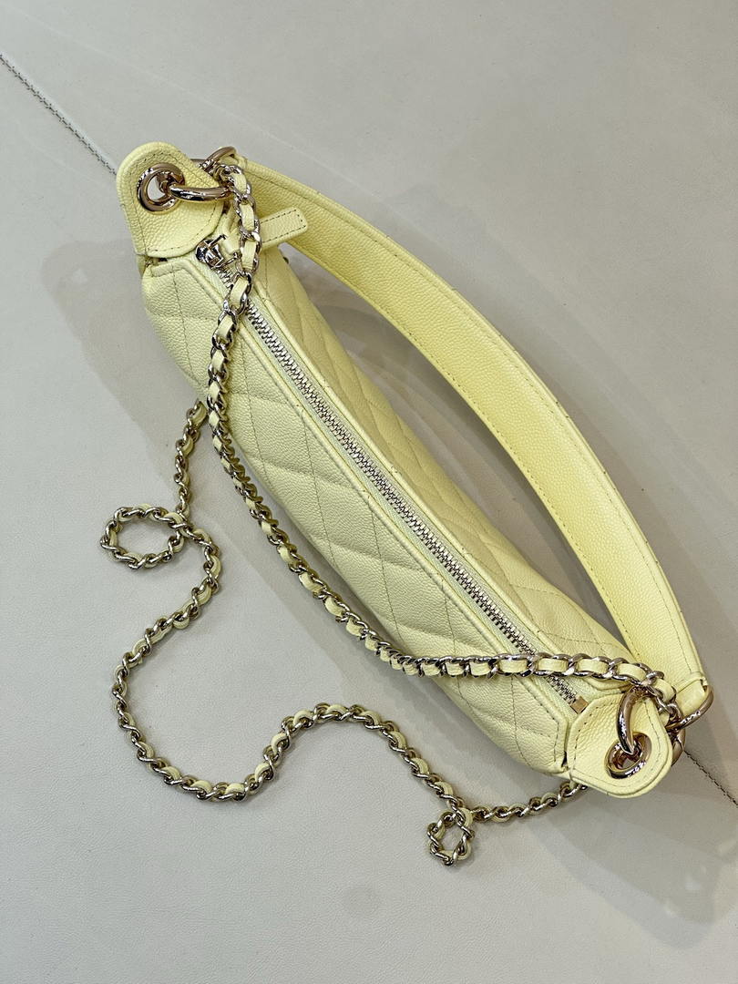 Chanel Clutch with chain Lambskin & Gold-Tone Metal AP5094 Yellow