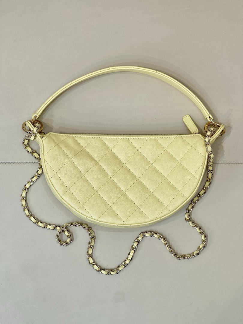 Chanel Clutch with chain Lambskin & Gold-Tone Metal AP5094 Yellow