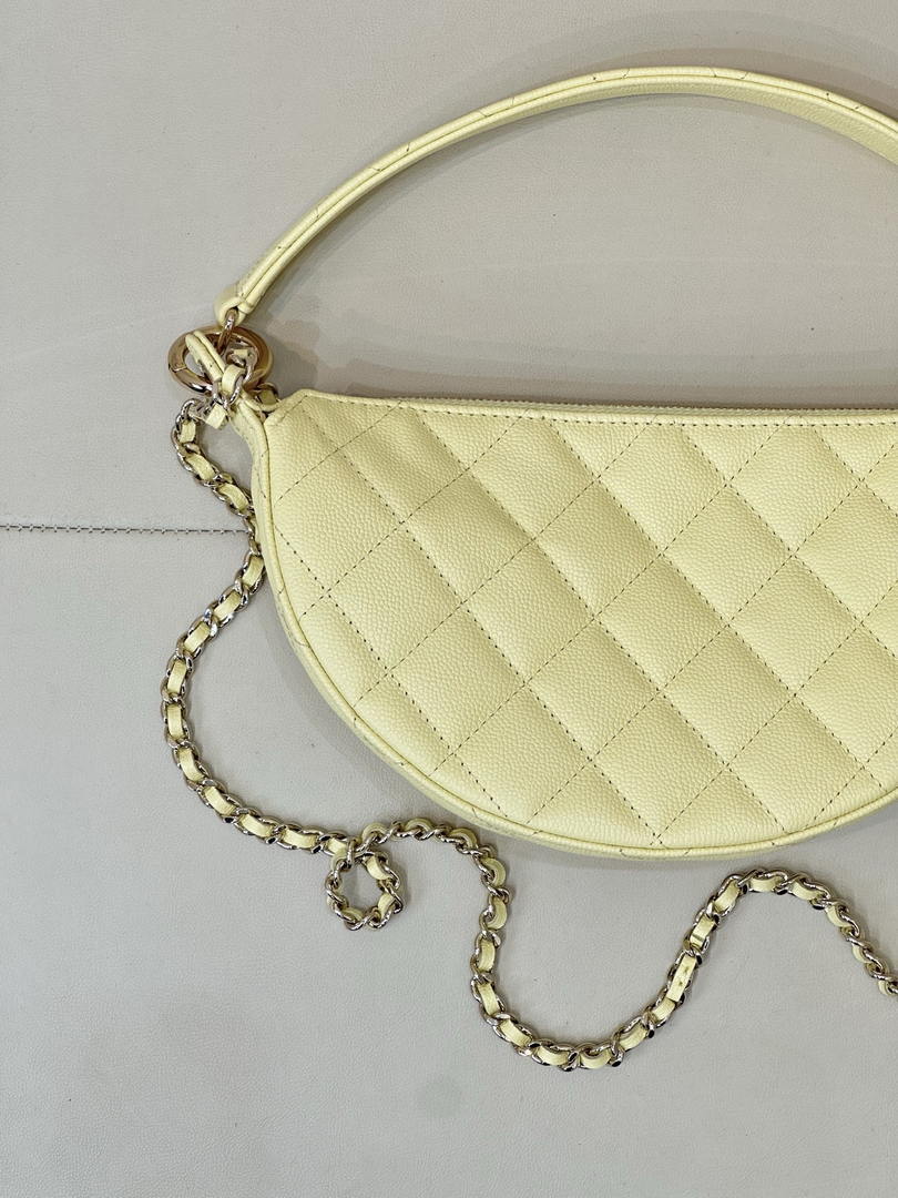 Chanel Clutch with chain Lambskin & Gold-Tone Metal AP5094 Yellow