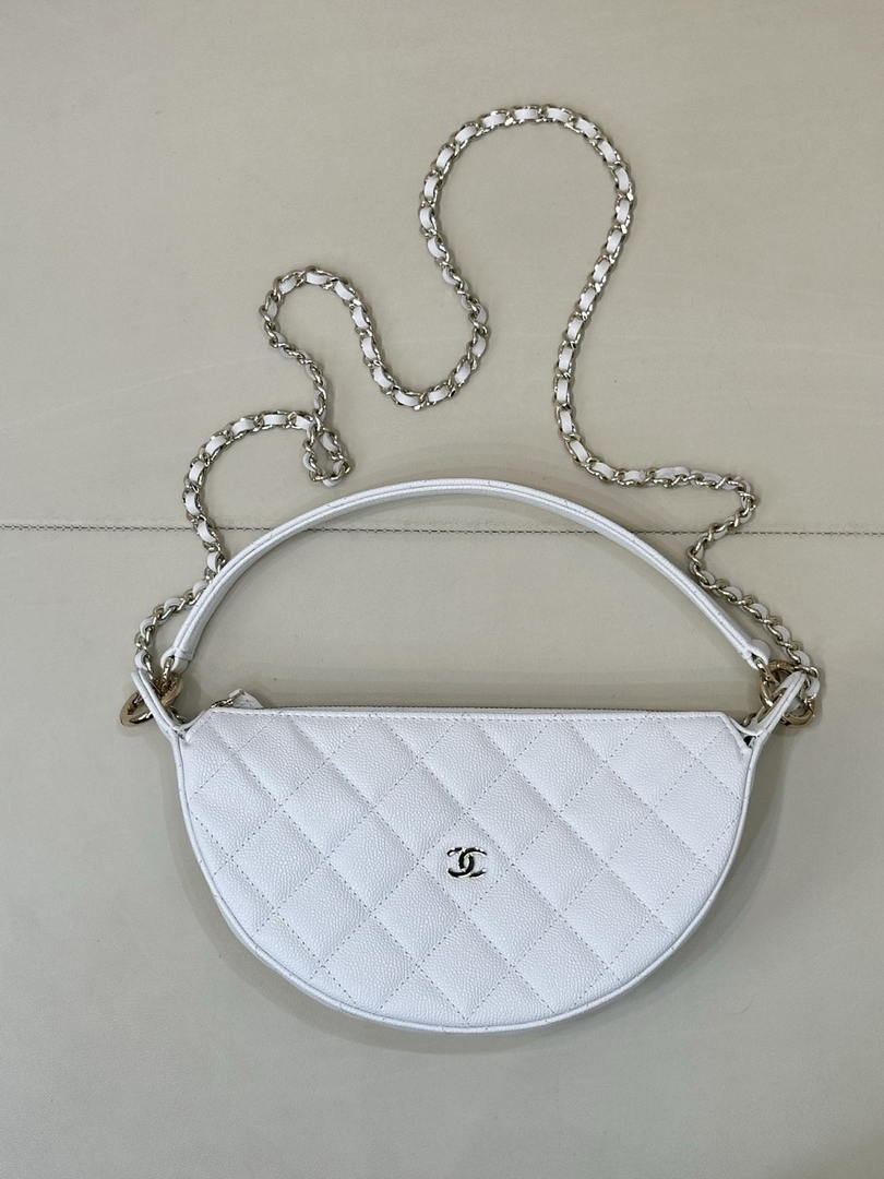 Chanel Clutch with chain Lambskin & Gold-Tone Metal AP5094 White