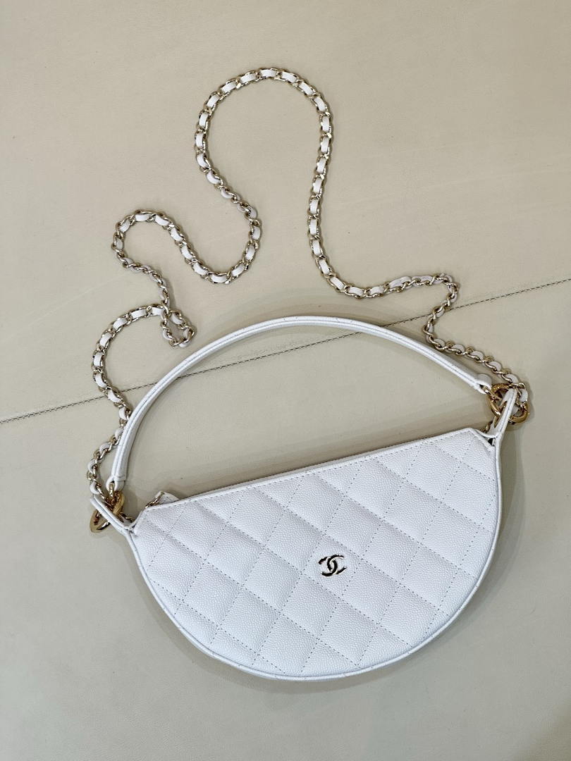 Chanel Clutch with chain Lambskin & Gold-Tone Metal AP5094 White