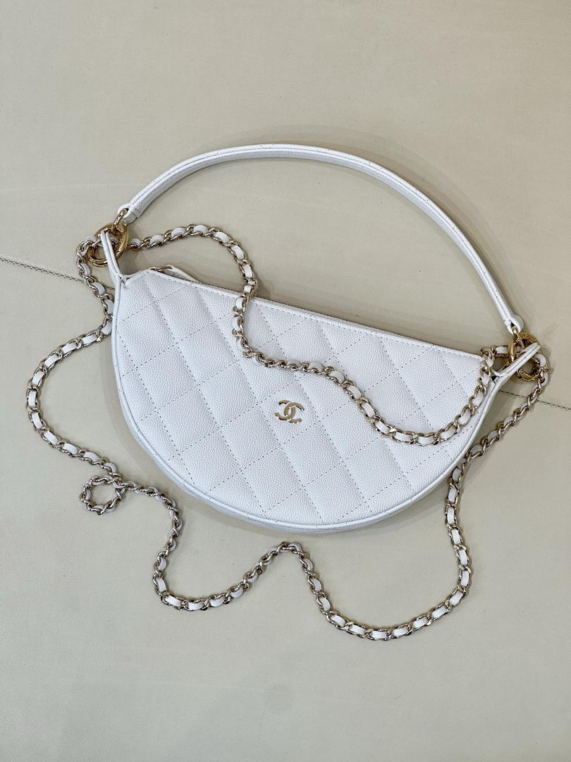 Chanel Clutch with chain Lambskin & Gold-Tone Metal AP5094 White