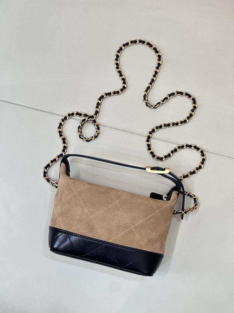 Chanel  Clutch with chain  Suede Calfskin  Shiny Lambskin & Gold-Tone Metal  AP5187 Camel & Black