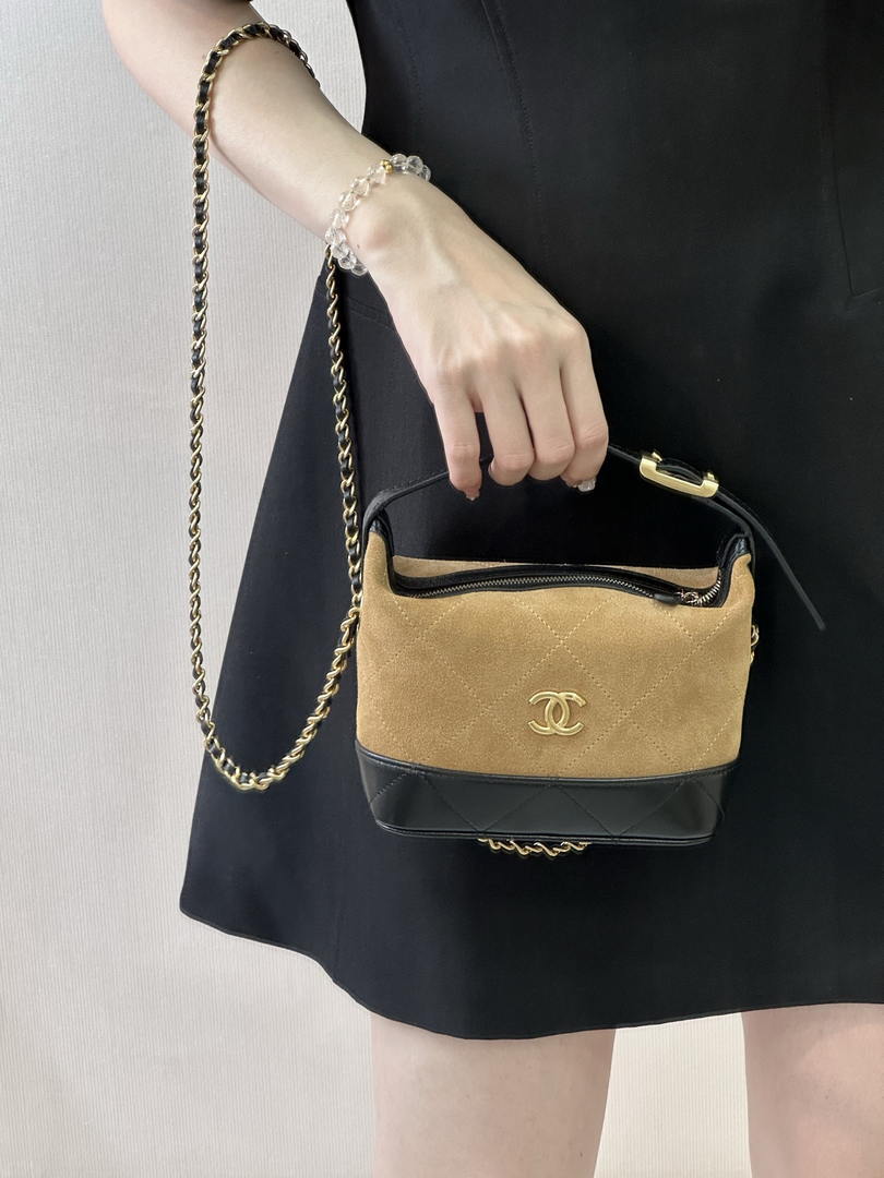 Chanel  Clutch with chain  Suede Calfskin  Shiny Lambskin & Gold-Tone Metal  AP5187 Camel & Black - Default Title - View 12