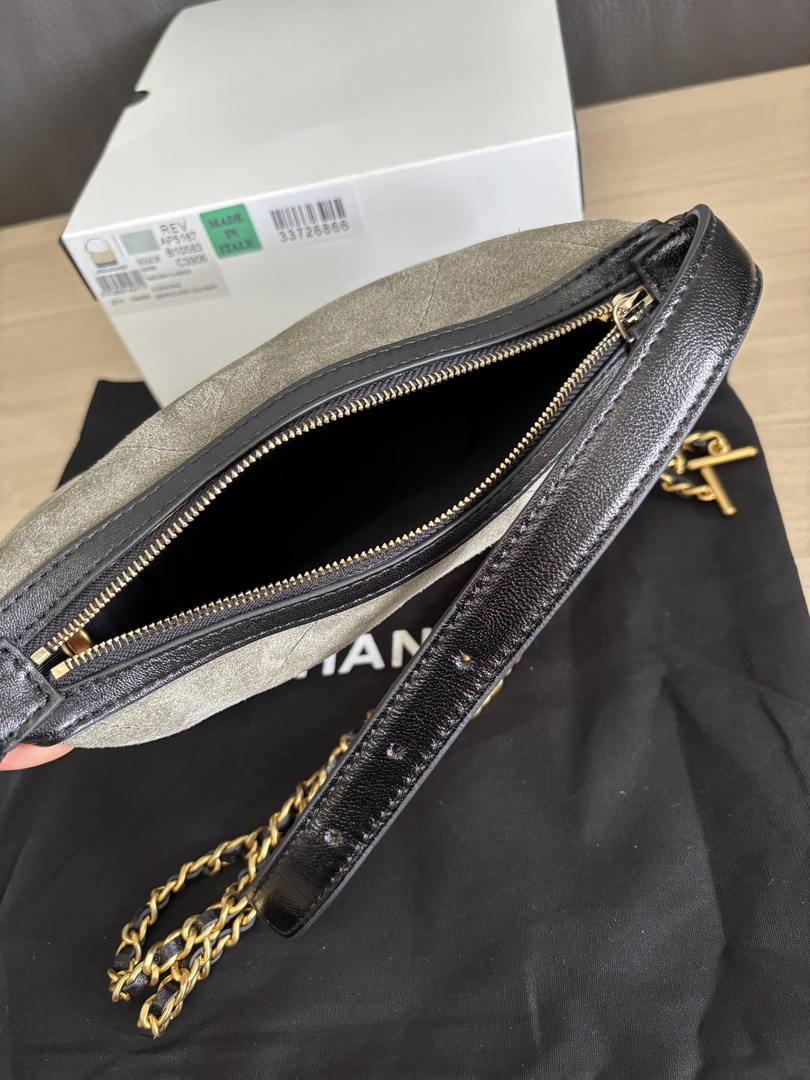 Chanel  Clutch with chain  Suede Calfskin  Shiny Lambskin & Gold-Tone Metal  AP5187 Khaki & Black