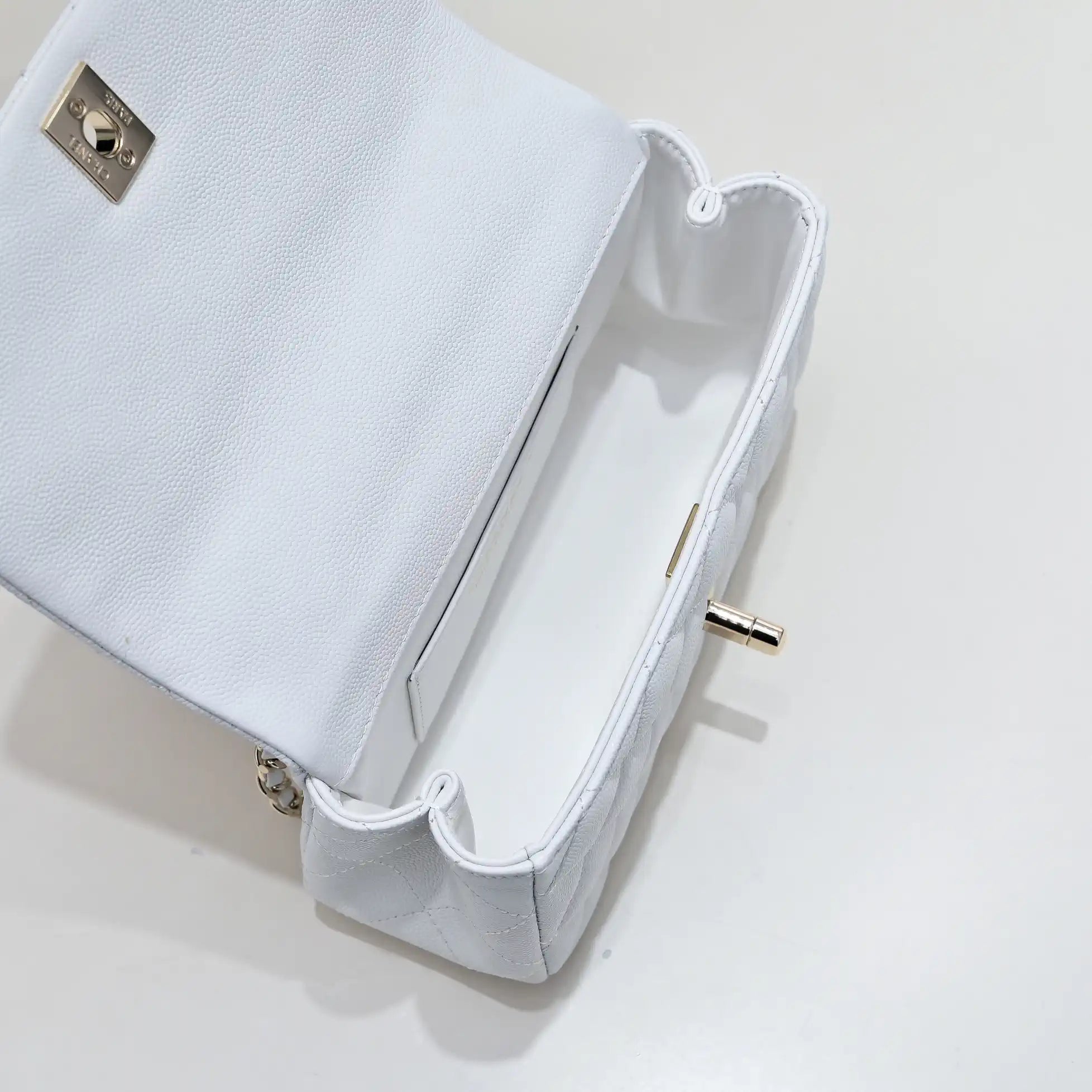 Chanel Crush Handle box Bag Calfskin AS4591 White