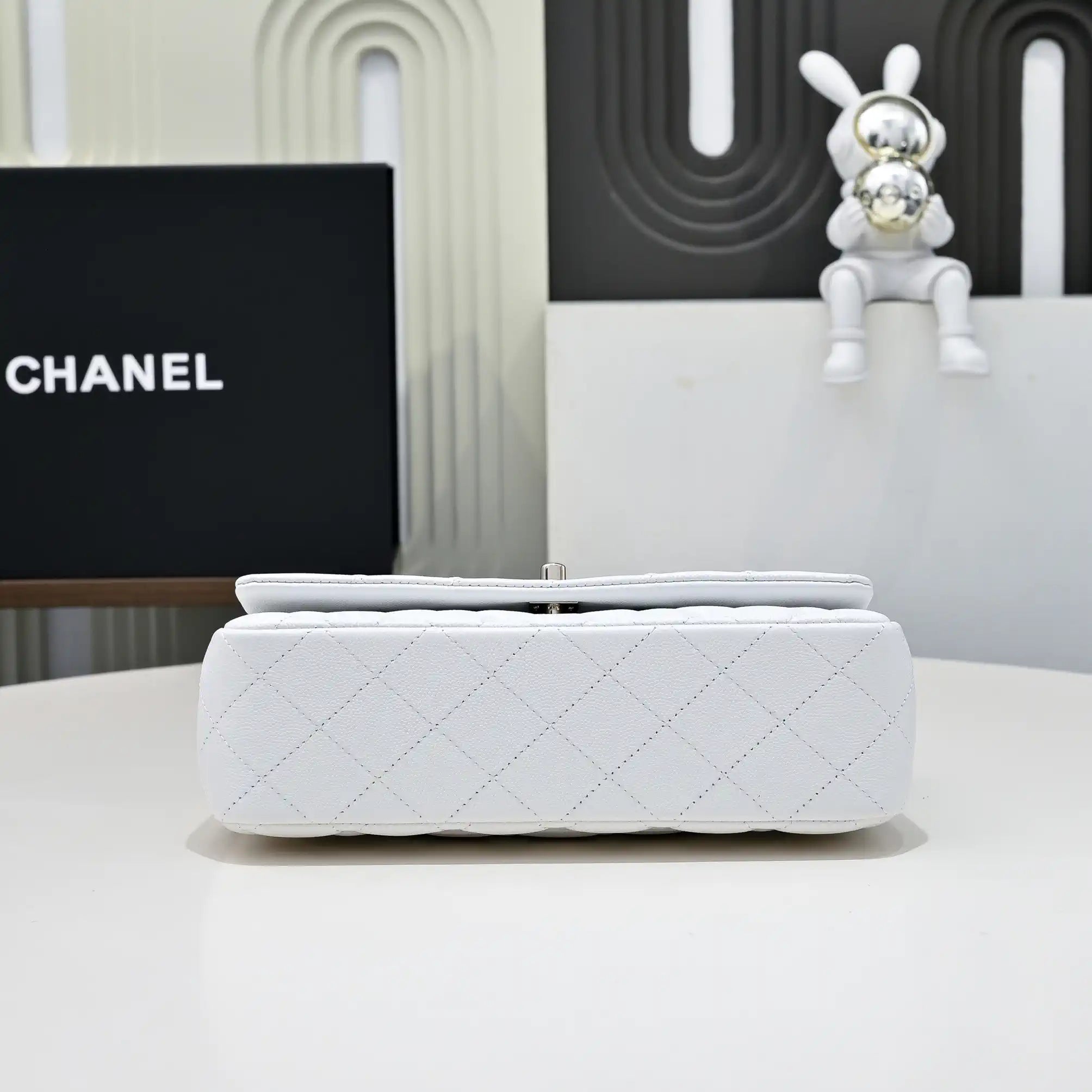 Chanel Crush Handle box Bag Calfskin AS5554 White