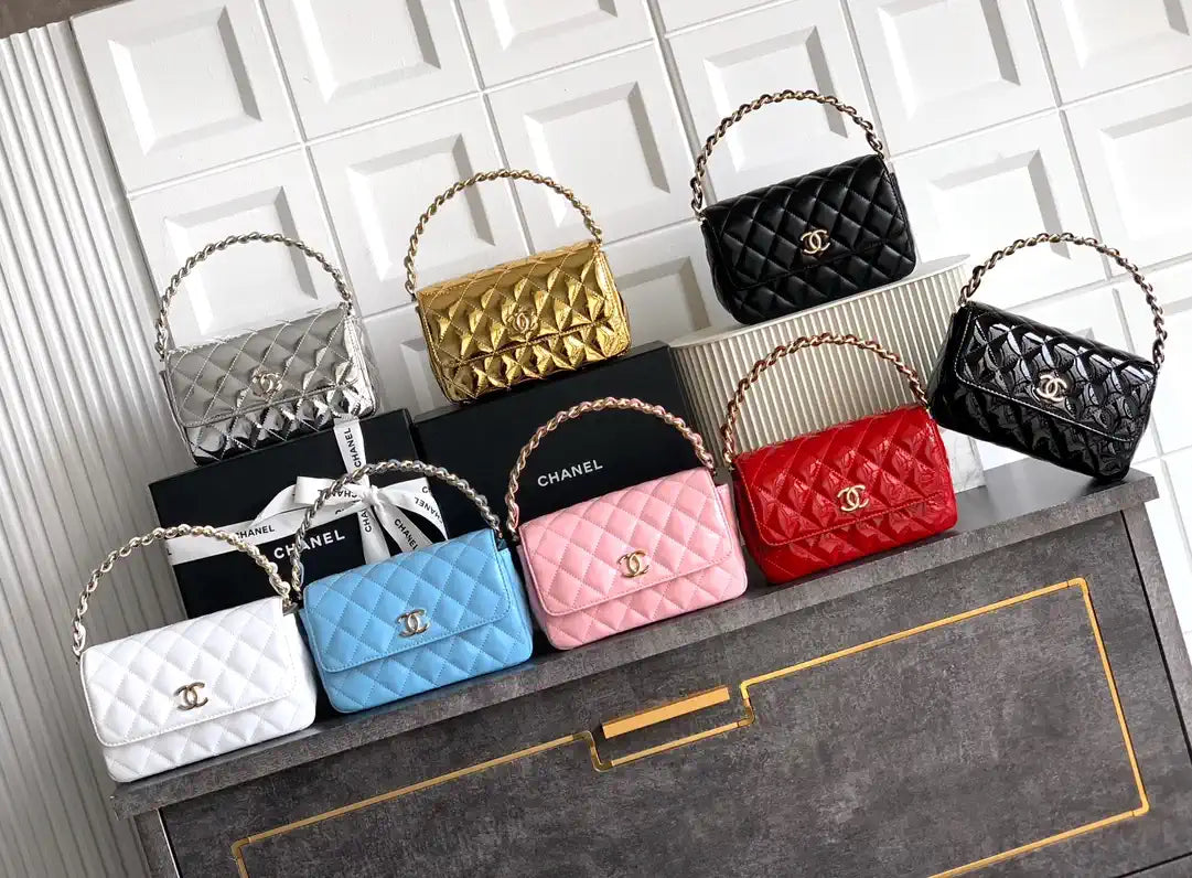 Chanel Evening with Handle Bag Patent leather AS6675 Gold