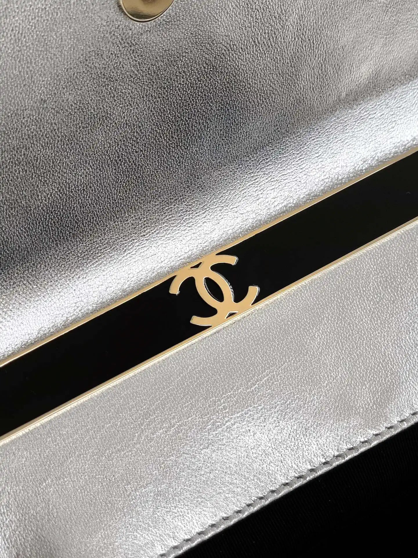 Chanel Evening with Handle Bag Patent leather AS6675 Silver