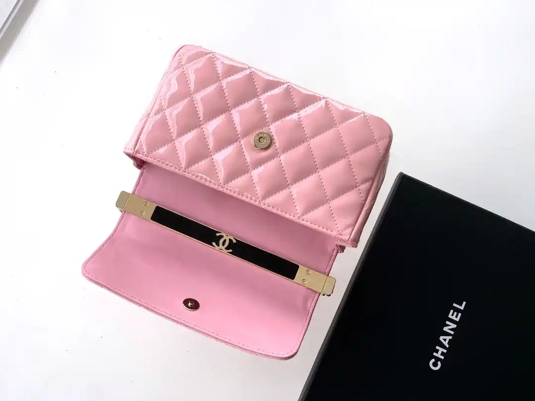 Chanel Evening with Handle Bag Patent leather AS6675 Pink