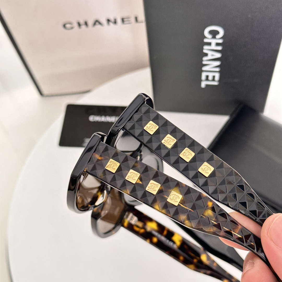 Chanel Fshion 5029-S-A Classic Sunglasses C83244 - Corlor 1 - View 13