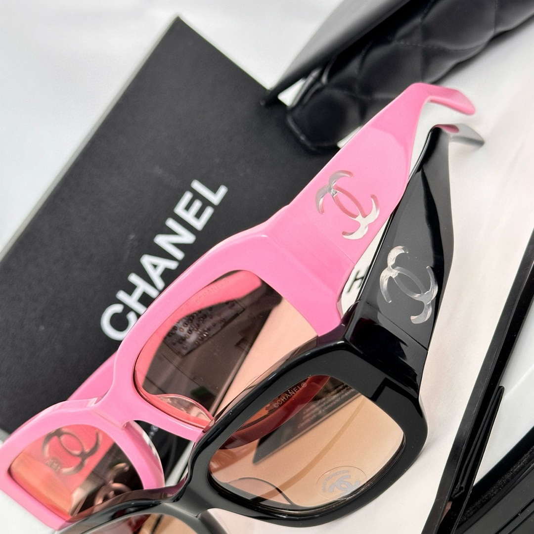 Chanel Fshion CH5528 Classic Sunglasses C83258 - Corlor 1 - View 11