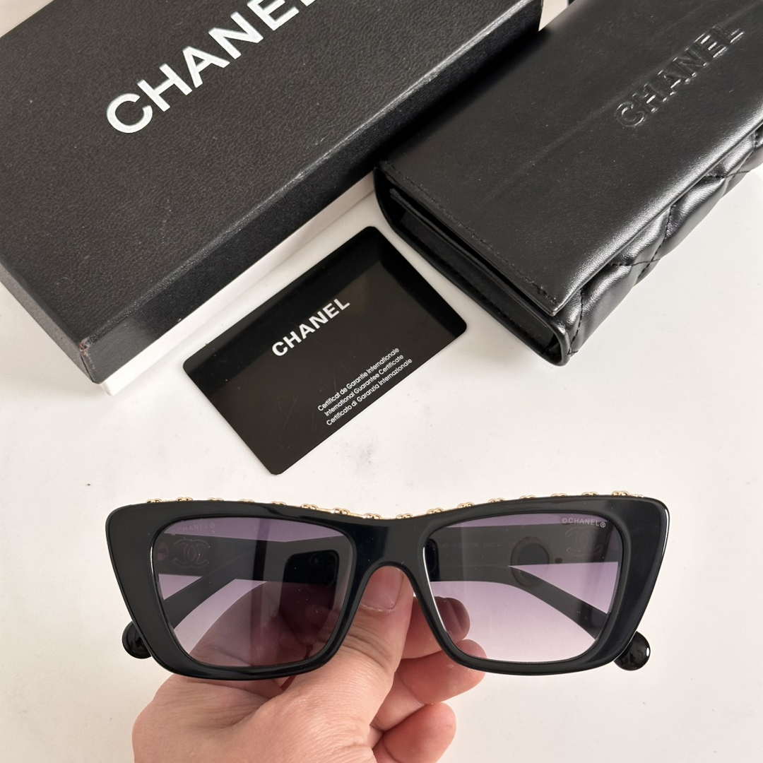 Chanel Fshion CH5540 Classic Sunglasses C83245 - Corlor 1 - View 4