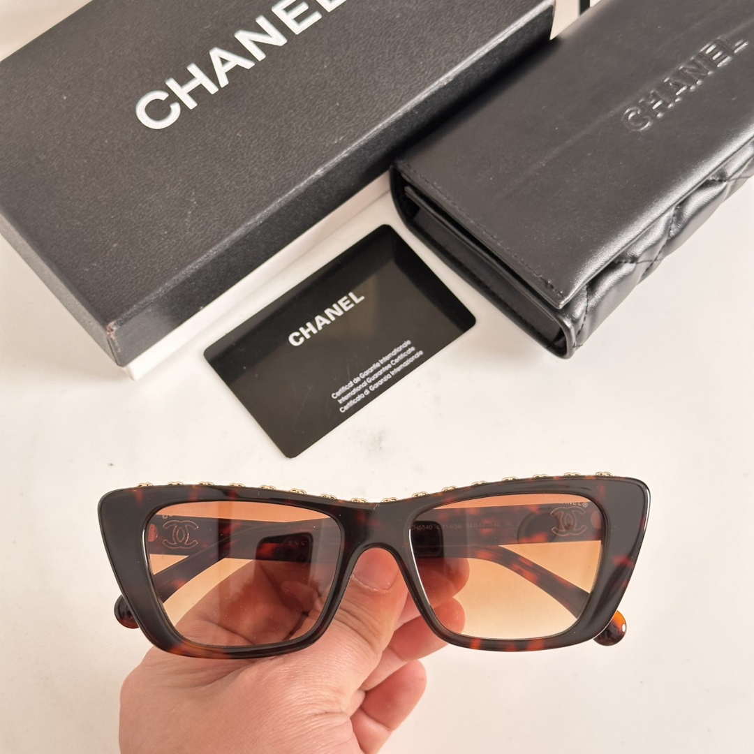 Chanel Fshion CH5540 Classic Sunglasses C83245 - Corlor 1 - View 7