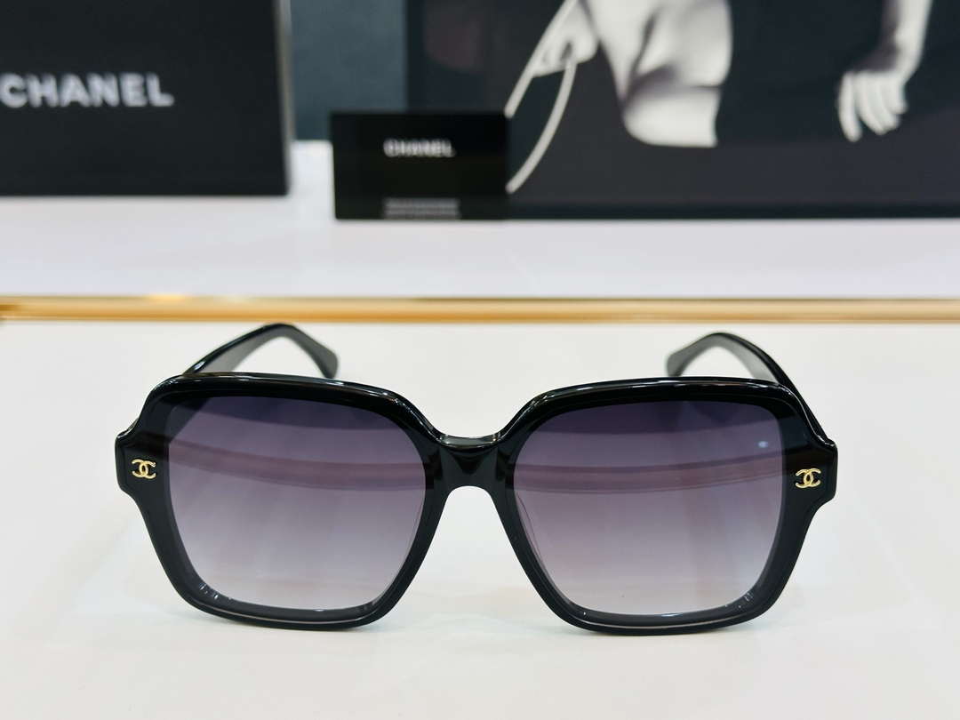 Chanel Fshion Classic CH5560 Sunglasses C83239 - Corlor 1 - View 8