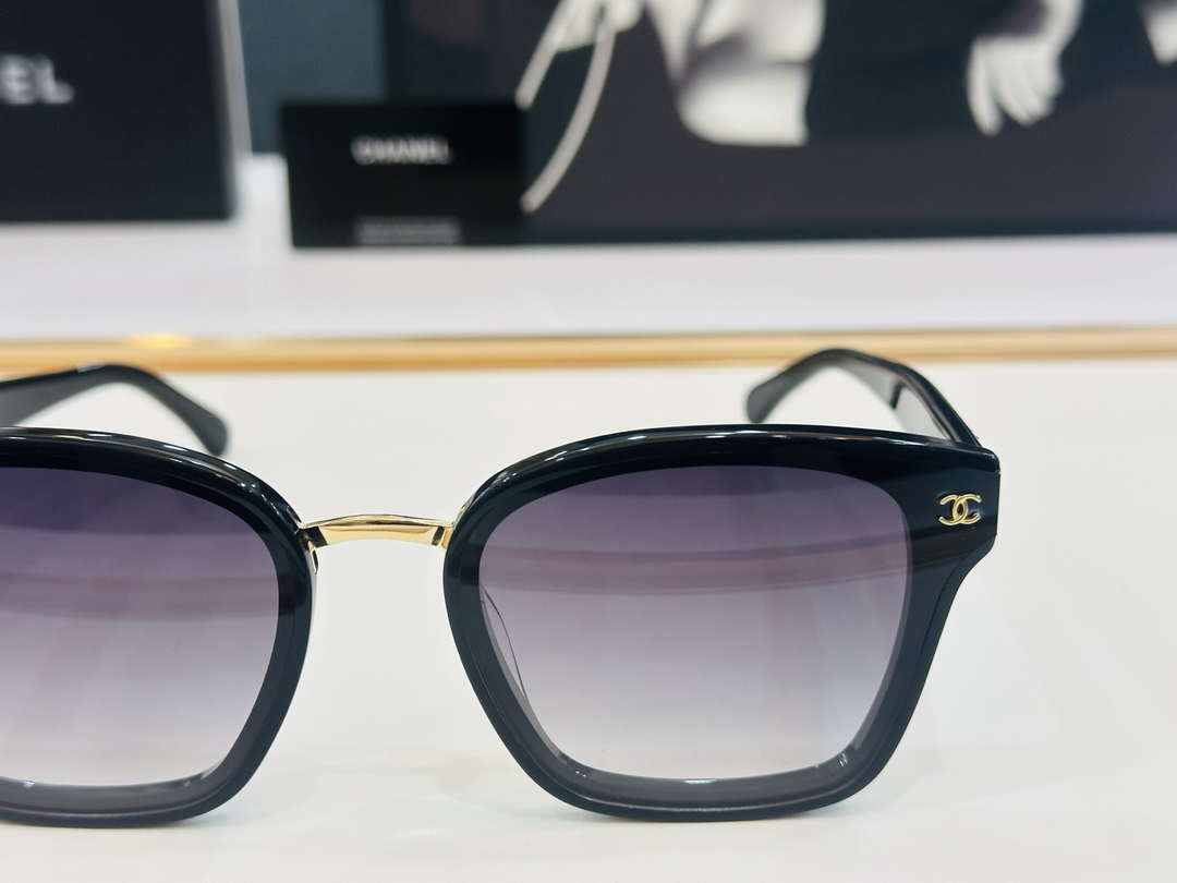 Chanel Fshion Classic CH5562 Sunglasses C83240 - Corlor 1 - View 7