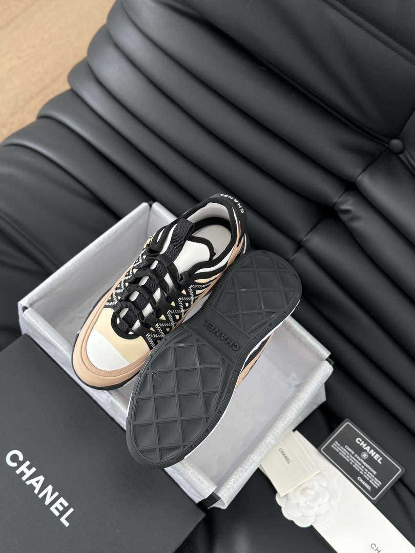 Chanel G39066  Men Women's 24B Trainer Sneaker C91207 - Fmale-Euro 35=US 4 - View 5