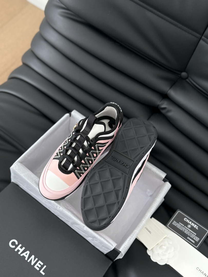 Chanel G39066  Men Women's 24B Trainer Sneaker C91209 - Fmale-Euro 35=US 4 - View 5