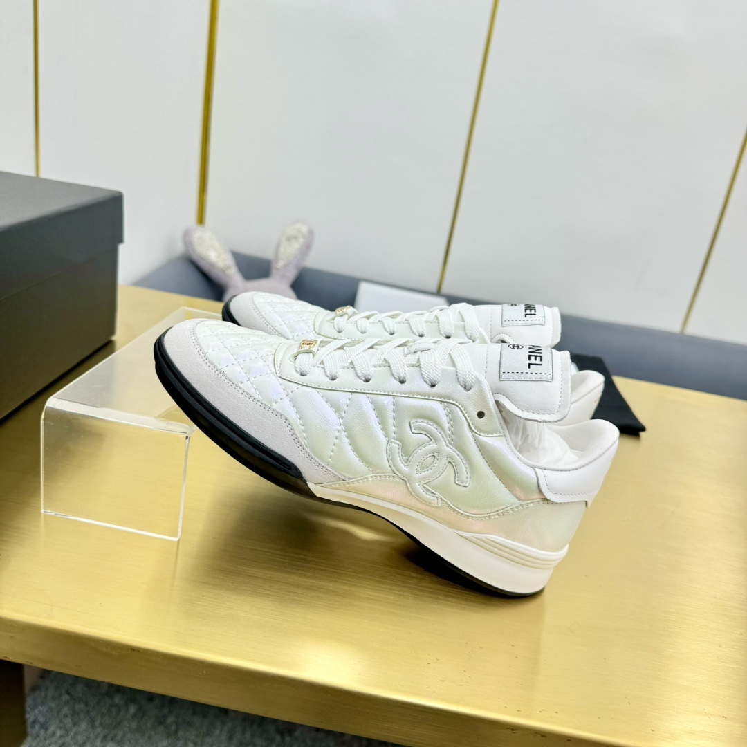 Chanel G39066 Women's 24B Trainer Lambskin Sneaker C912456