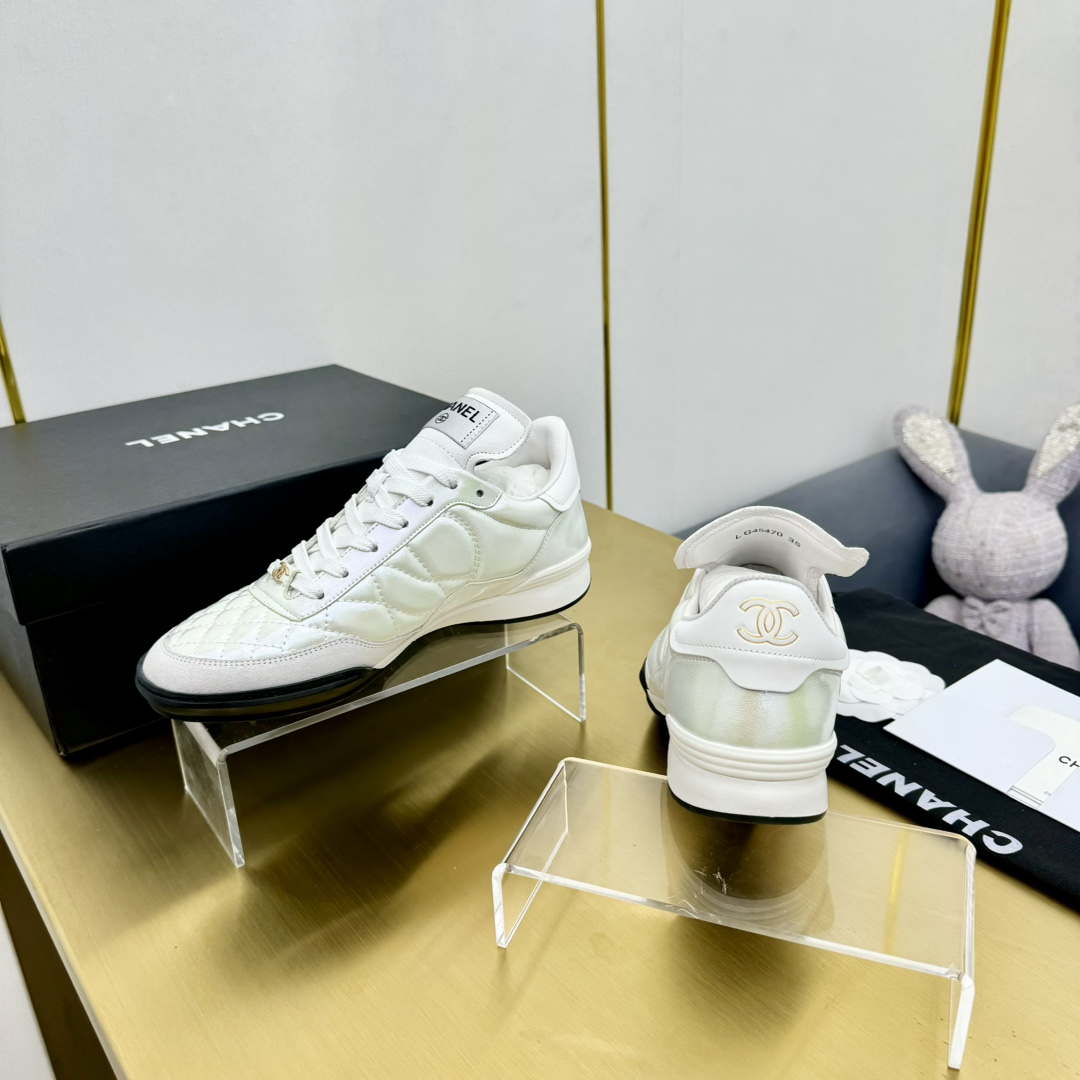 Chanel G39066 Women's 24B Trainer Lambskin Sneaker C912456
