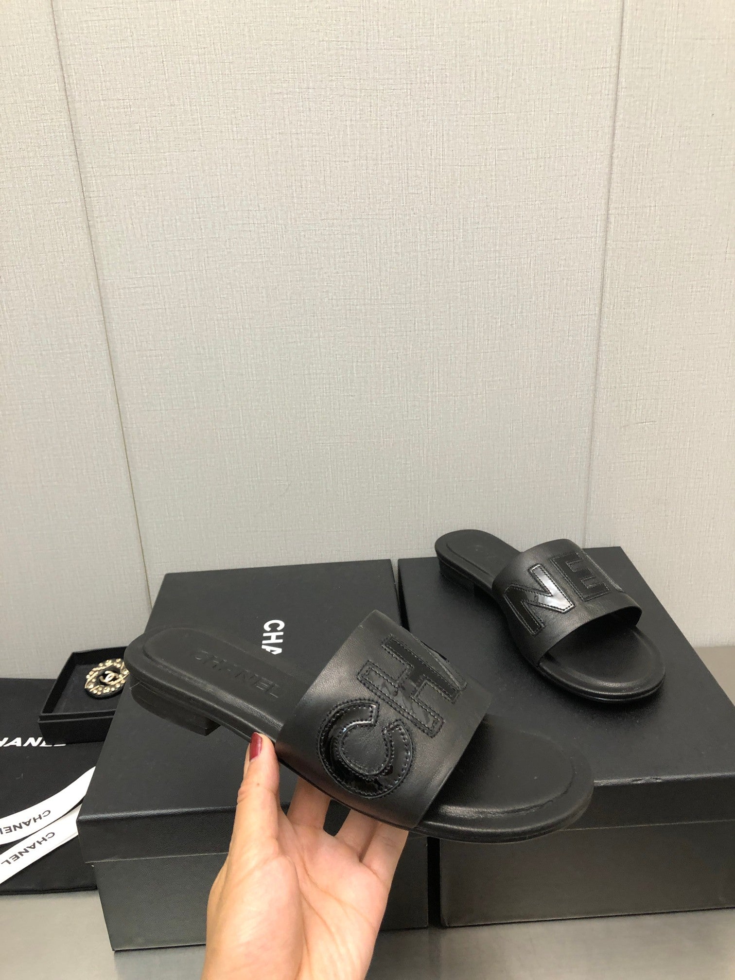 Chanel G40129 Women's Slippers Shoes Lambskin C90226