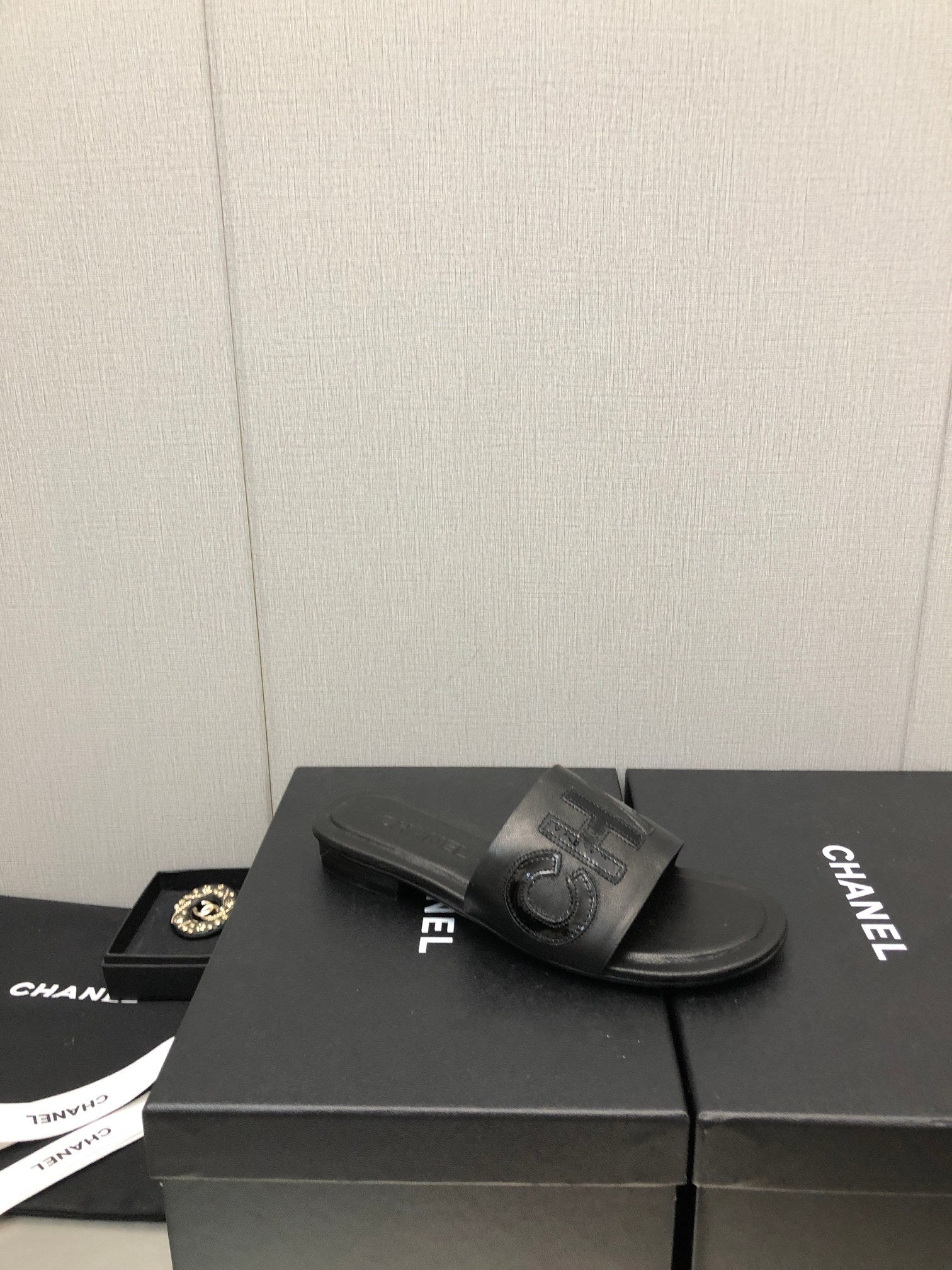 Chanel G40129 Women's Slippers Shoes Lambskin C90226