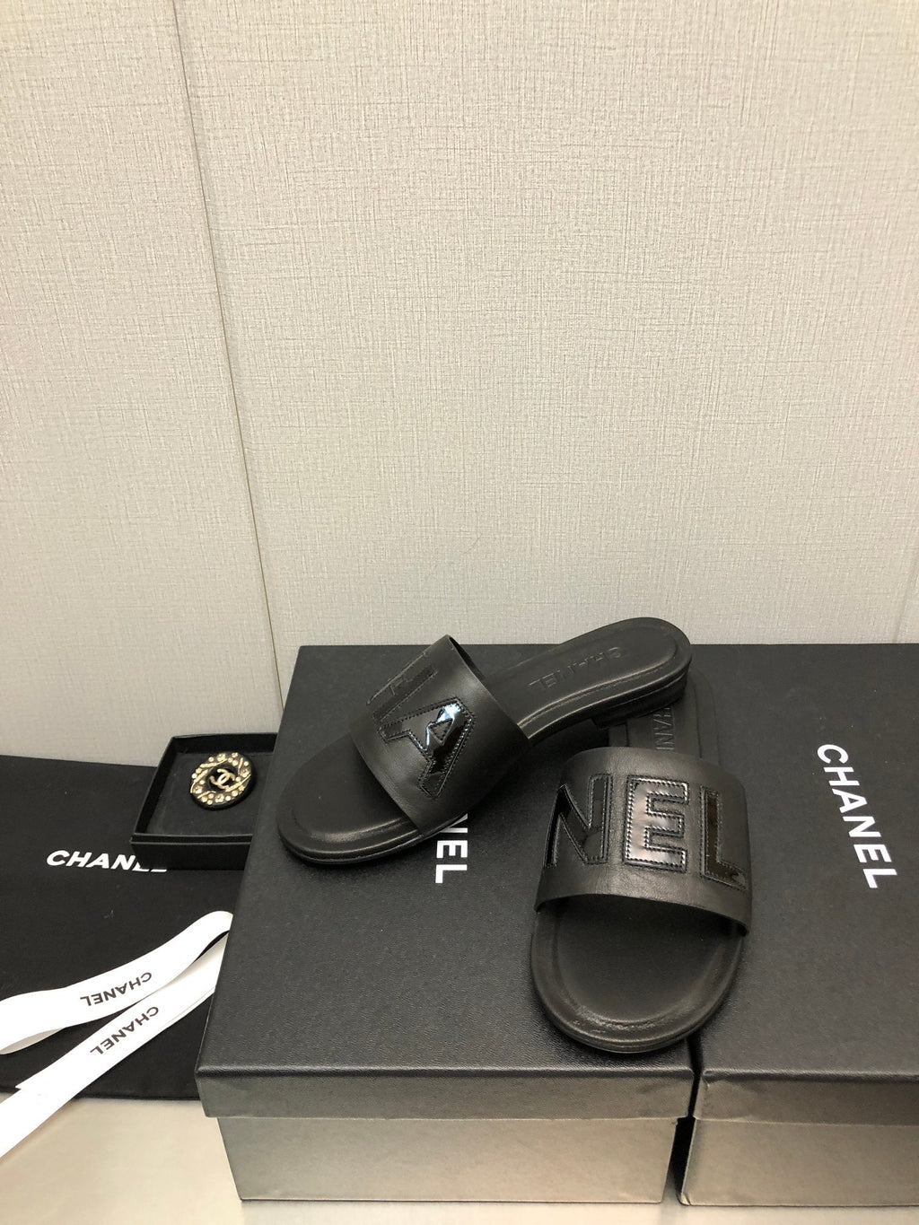 Chanel G40129 Women's Slippers Shoes Lambskin C90226