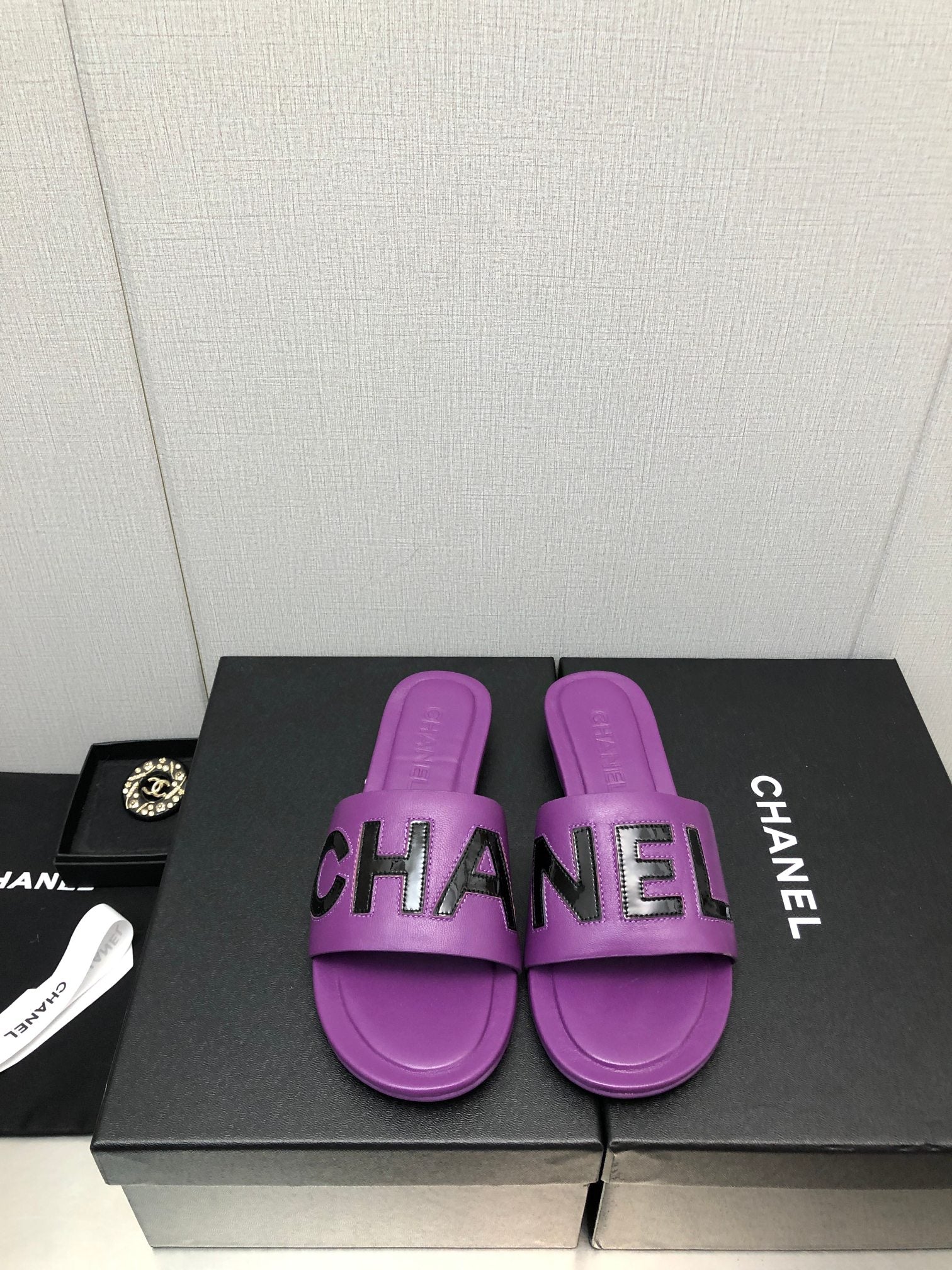 Chanel G40129 Women's Slippers Shoes Lambskin C90227