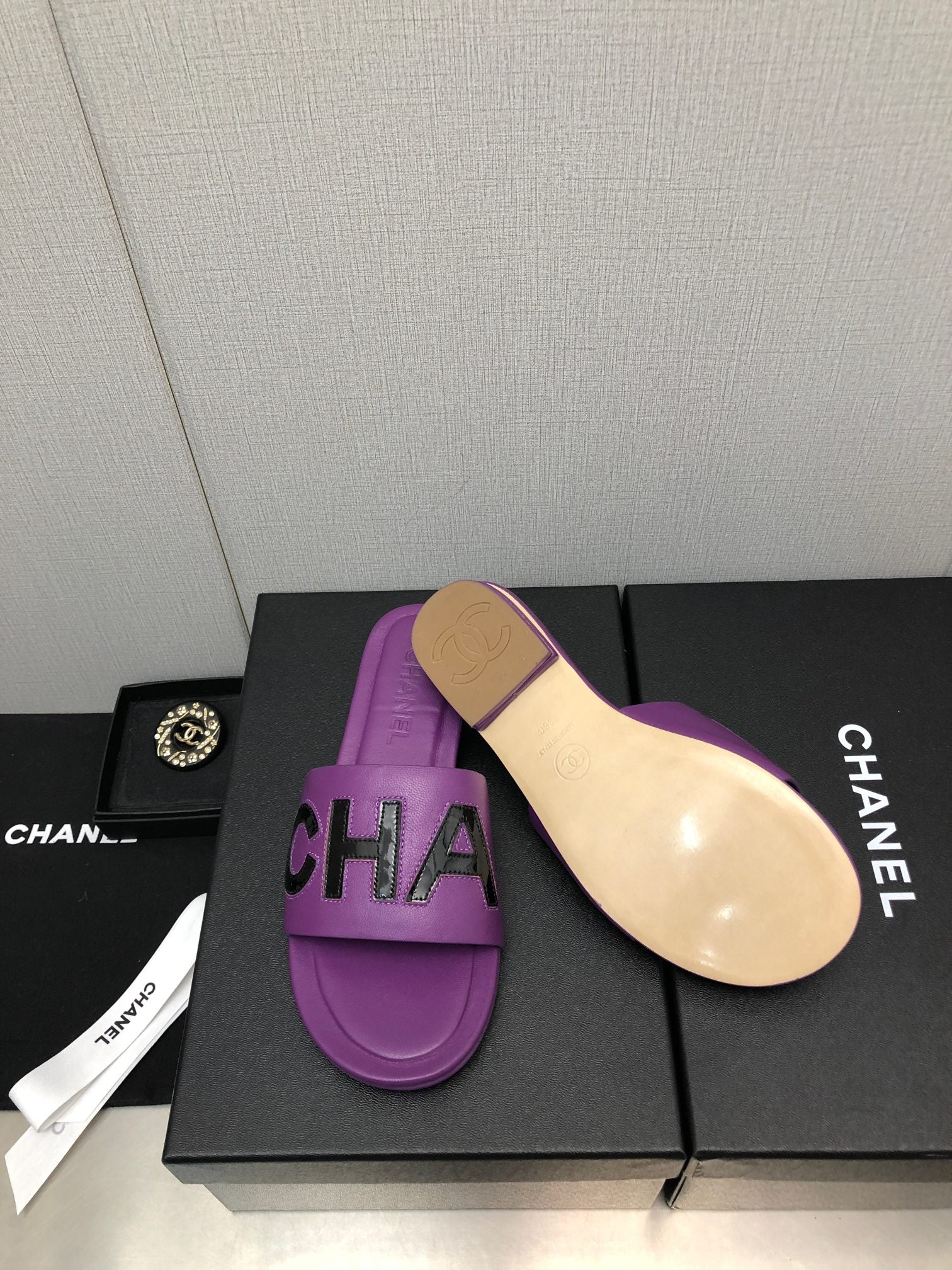 Chanel G40129 Women's Slippers Shoes Lambskin C90227