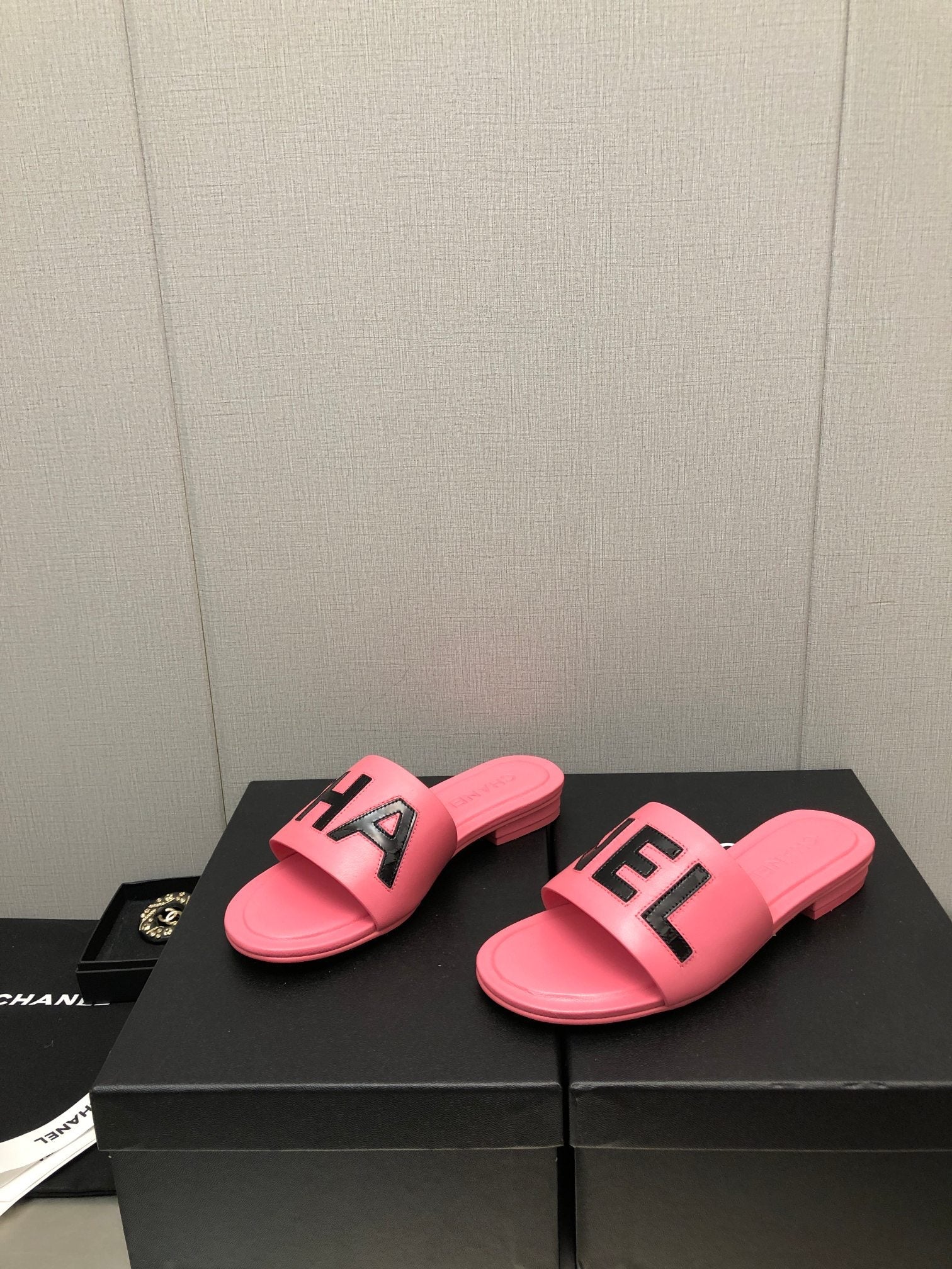 Chanel G40129 Women's Slippers Shoes Lambskin C90228 - 35 - View 1