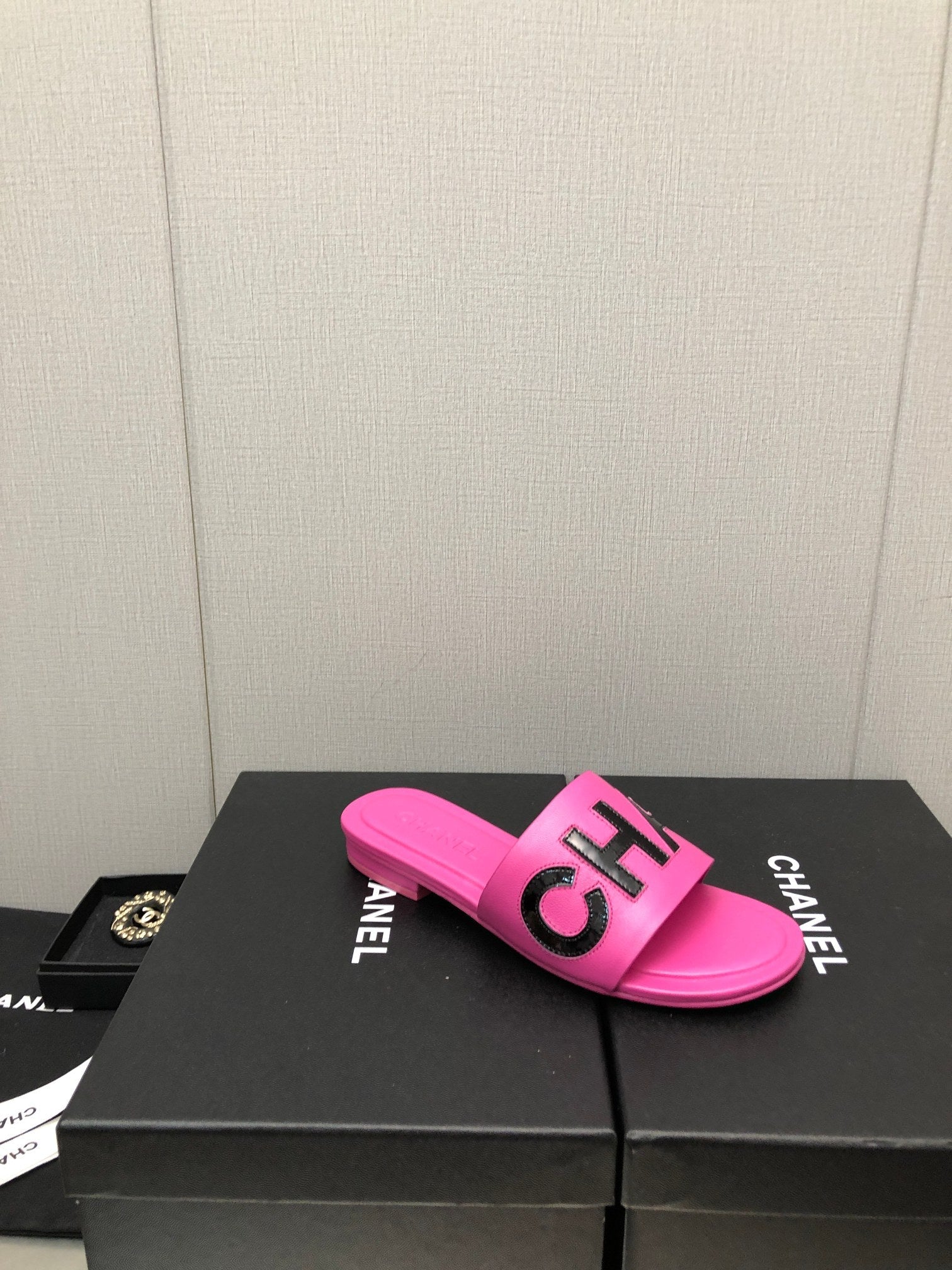 Chanel G40129 Women's Slippers Shoes Lambskin C90229