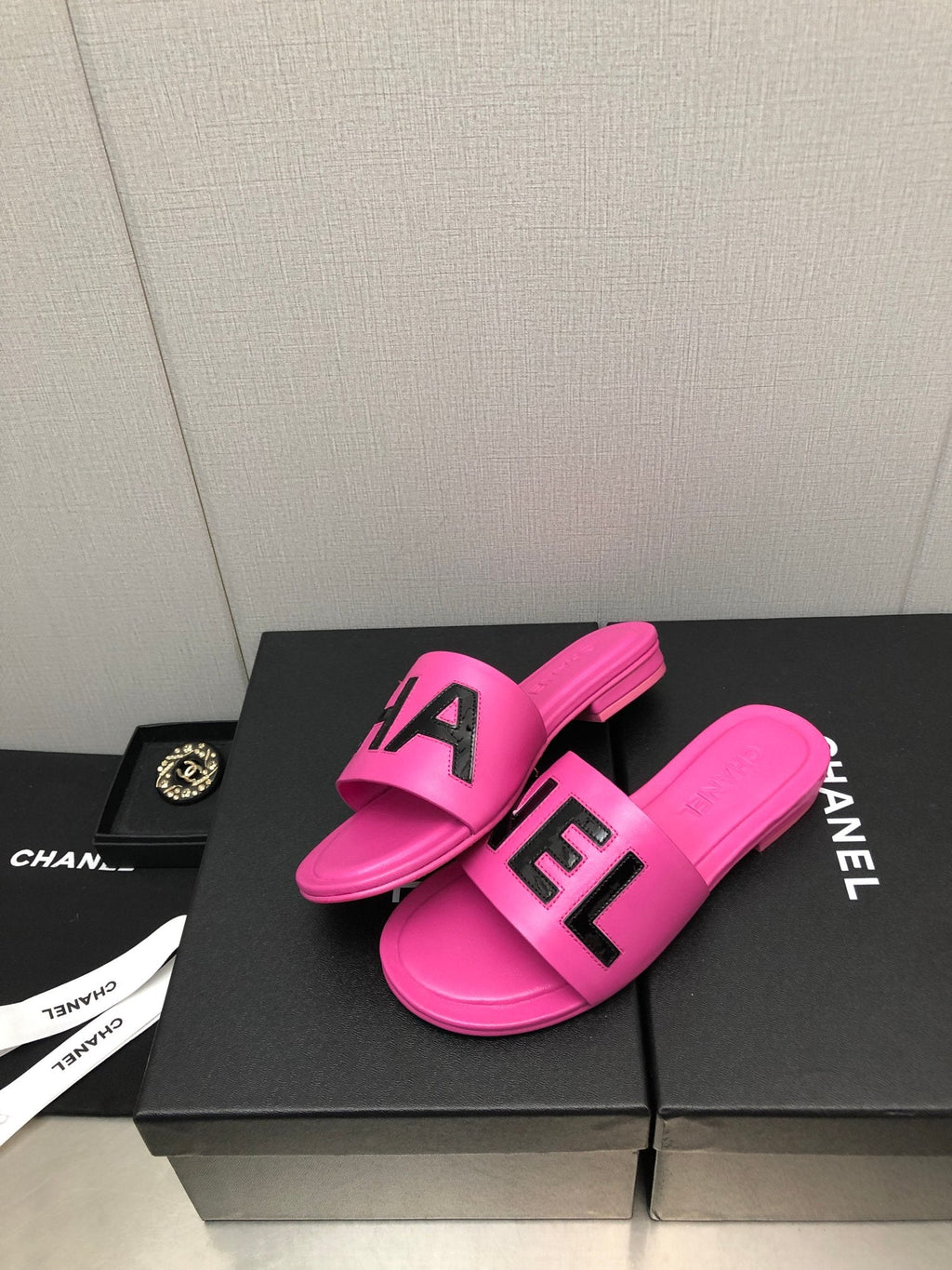 Chanel G40129 Women's Slippers Shoes Lambskin C90229