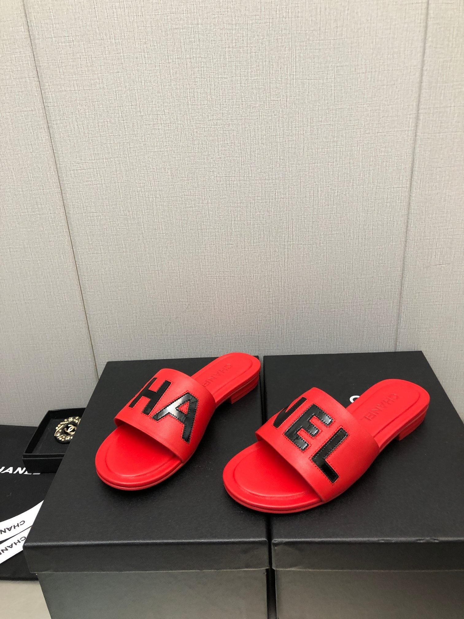 Chanel G40129 Women's Slippers Shoes Lambskin C90230 - 35 - View 1