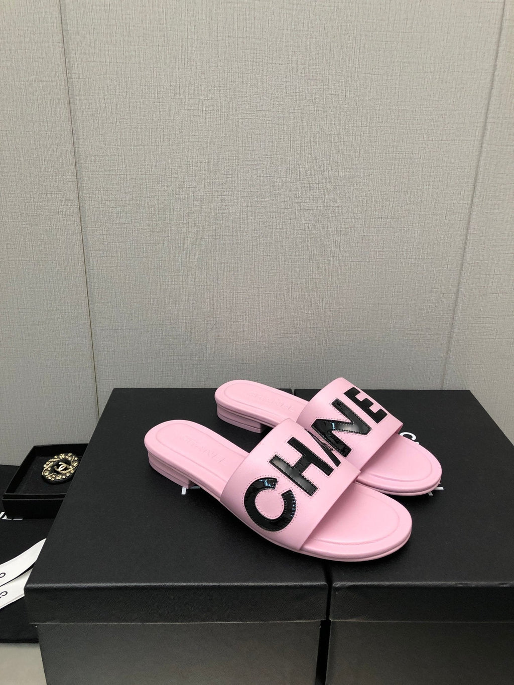 Chanel G40129 Women's Slippers Shoes Lambskin C90231