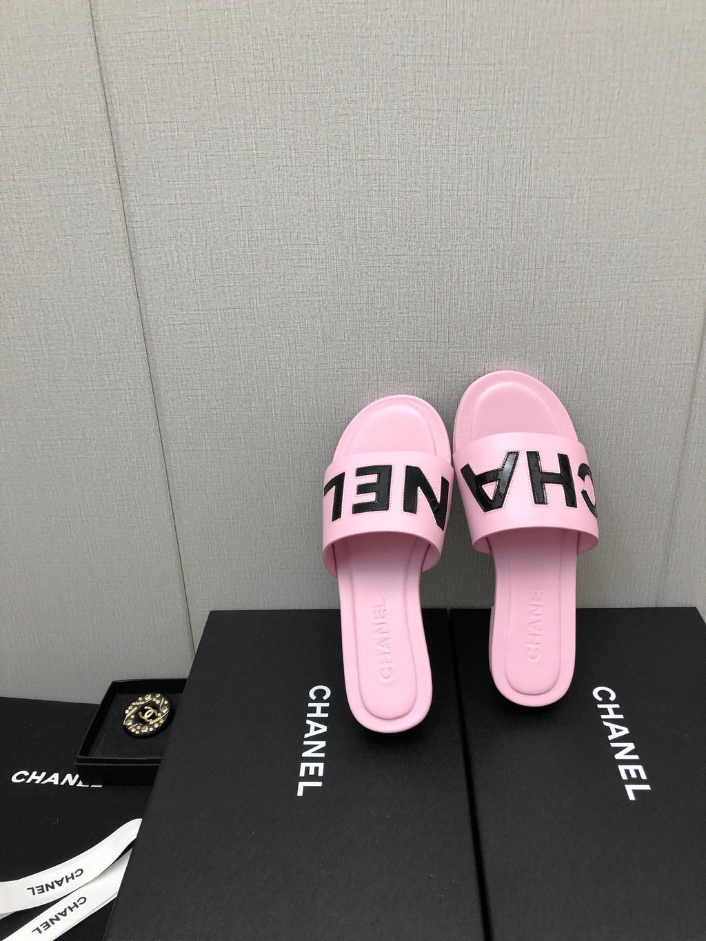 Chanel G40129 Women's Slippers Shoes Lambskin C90231