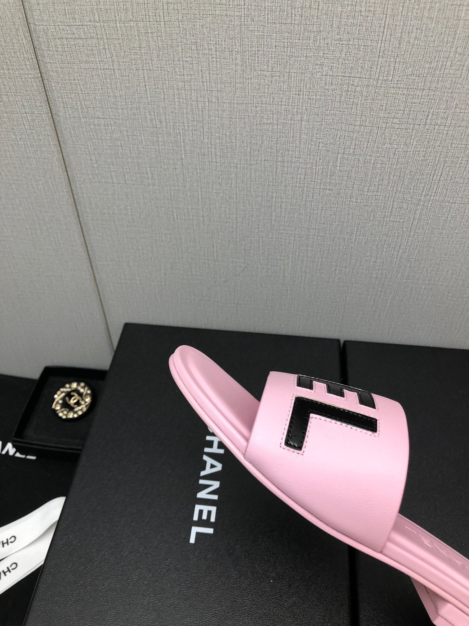 Chanel G40129 Women's Slippers Shoes Lambskin C90231