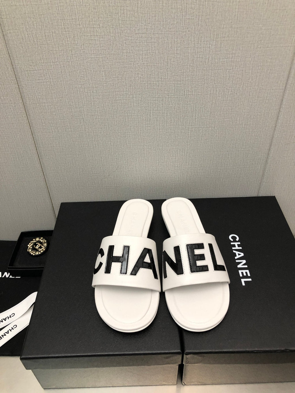 Chanel G40129 Women's Slippers Shoes Lambskin C90232