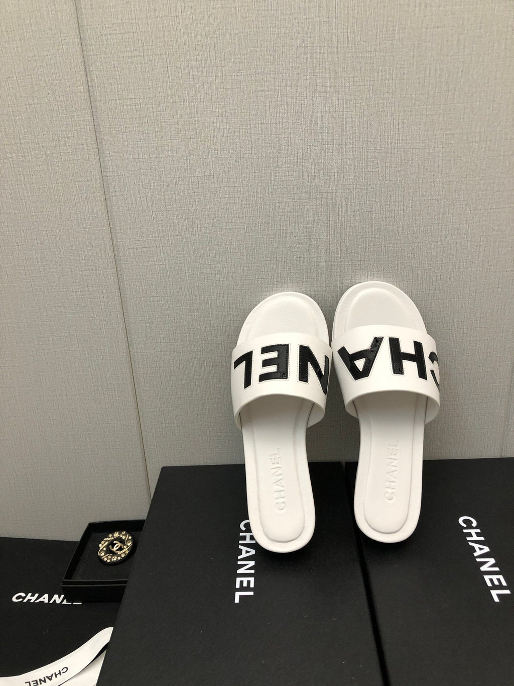 Chanel G40129 Women's Slippers Shoes Lambskin C90232