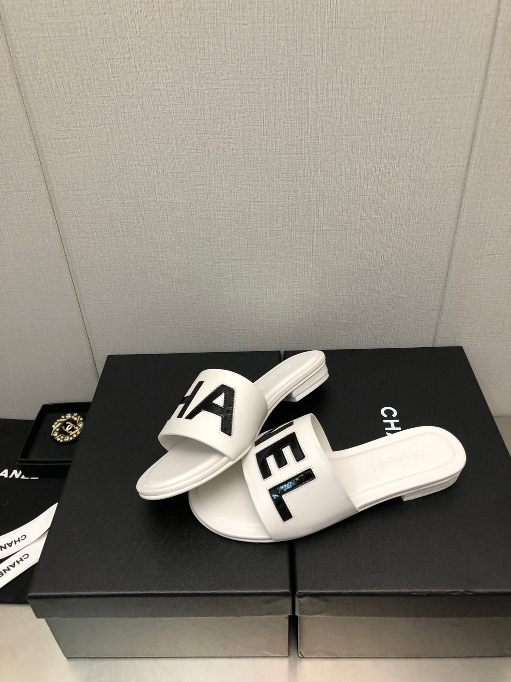 Chanel G40129 Women's Slippers Shoes Lambskin C90232