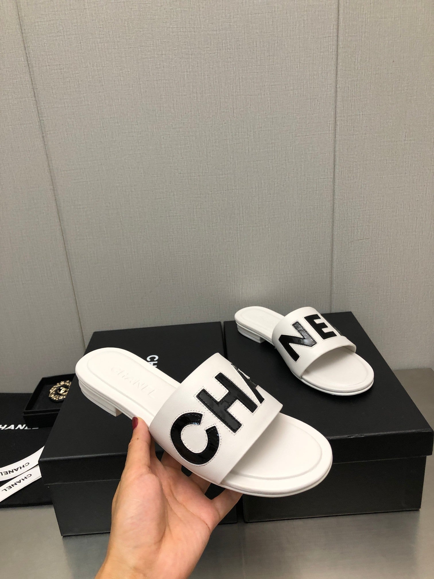 Chanel G40129 Women's Slippers Shoes Lambskin C90232