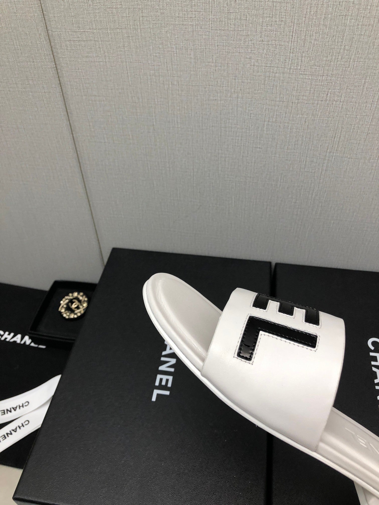 Chanel G40129 Women's Slippers Shoes Lambskin C90232