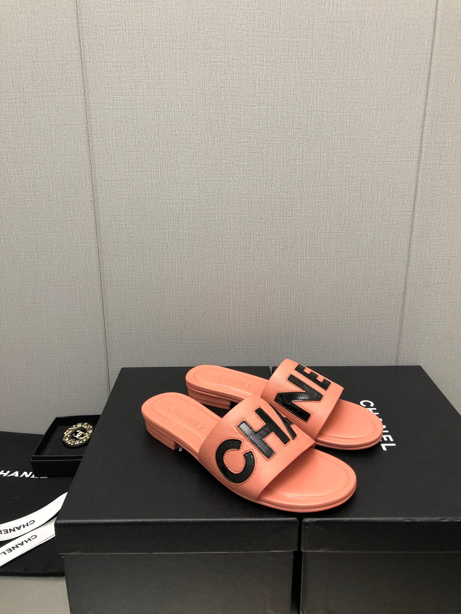 Chanel G40129 Women's Slippers Shoes Lambskin C90233