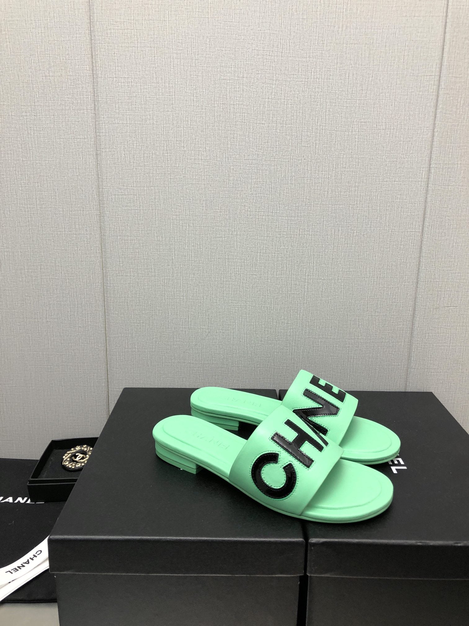 Chanel G40129 Women's Slippers Shoes Lambskin C90234