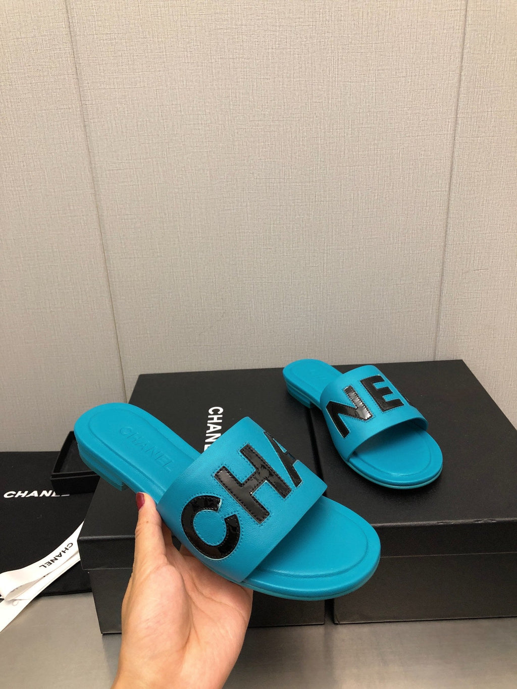 Chanel G40129 Women's Slippers Shoes Lambskin C90235