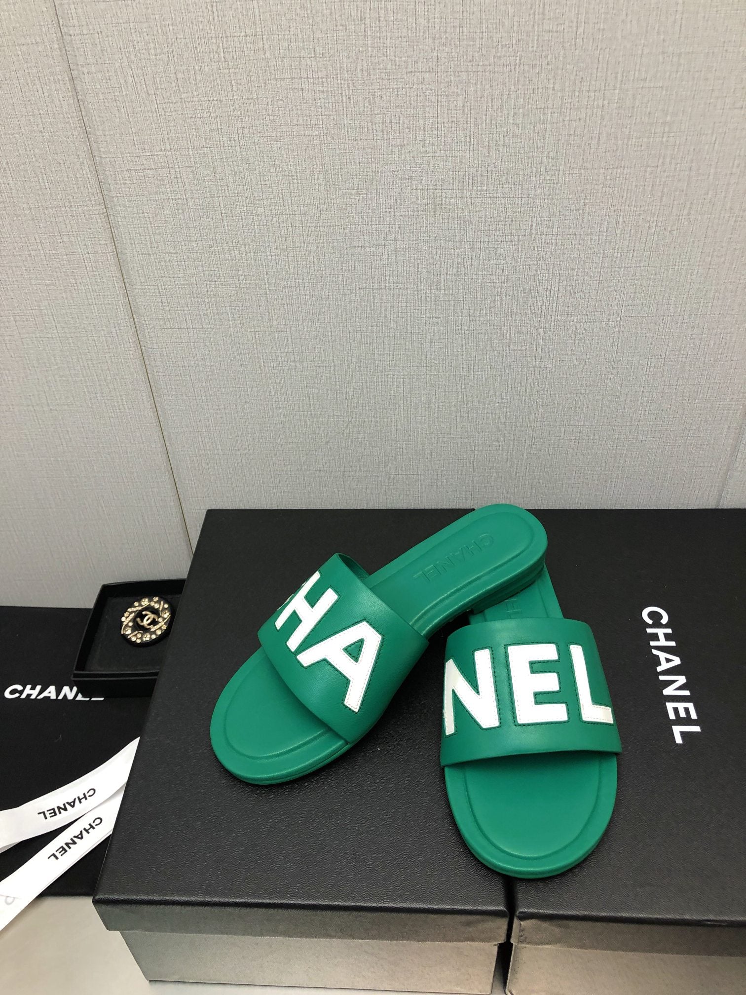 Chanel G40129 Women's Slippers Shoes Lambskin C90236 - 35 - View 4