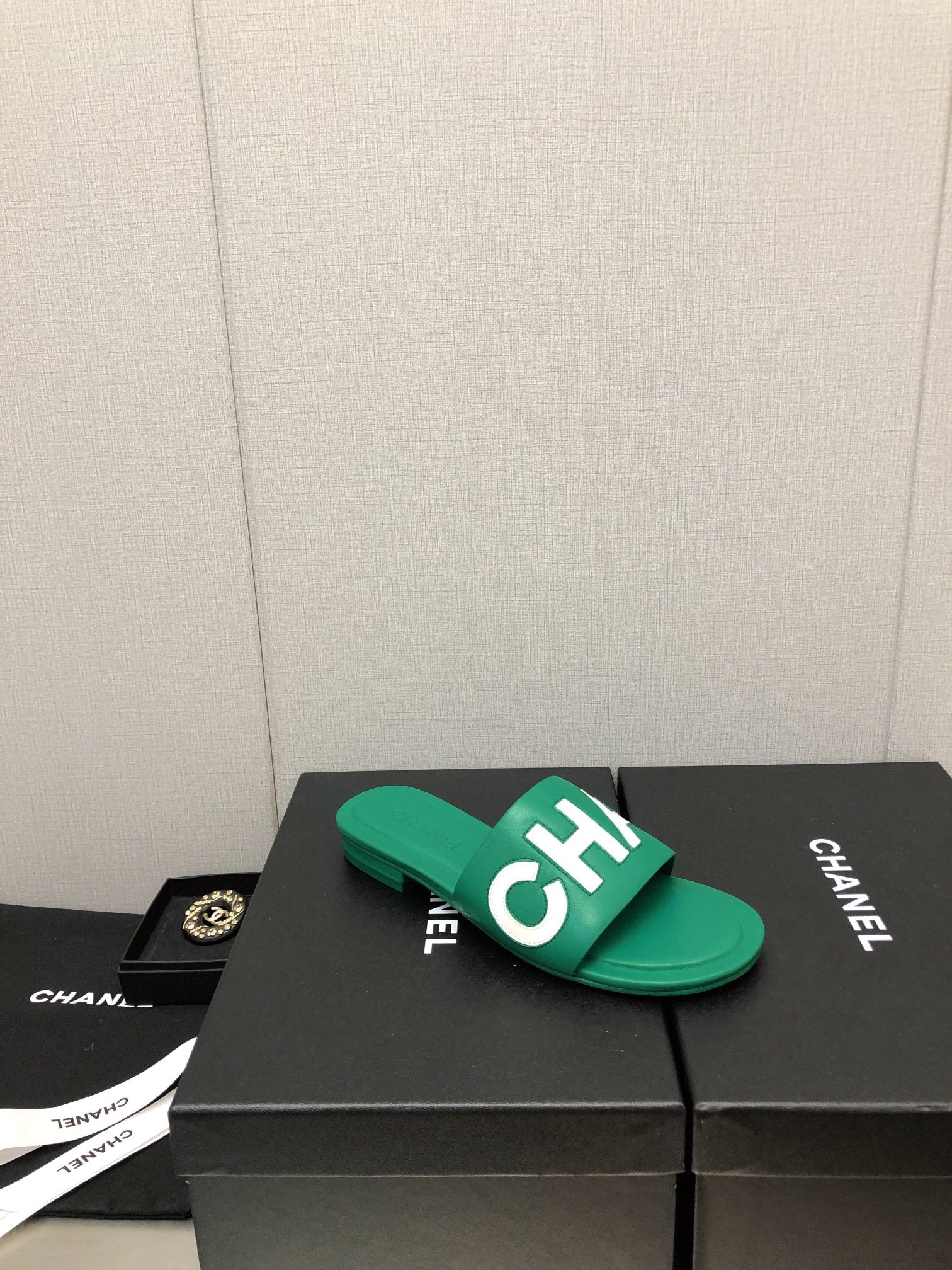 Chanel G40129 Women's Slippers Shoes Lambskin C90236