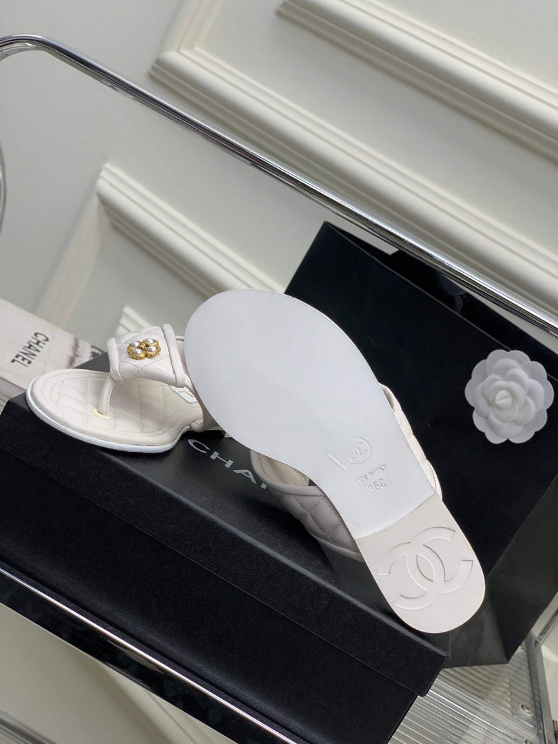 Chanel G40132 Women's Slippers Shoes Calfskin C90204