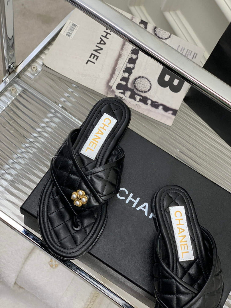 Chanel G40132 Women's Slippers Shoes Calfskin C90205